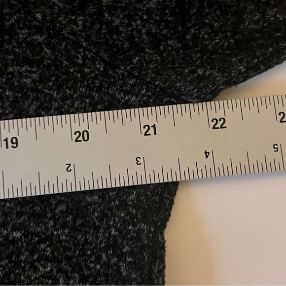 OLD NAVY, Comfy, Modest, Casal, Lightweight, Black Sweater, Size. XL - Picture 6 of 9